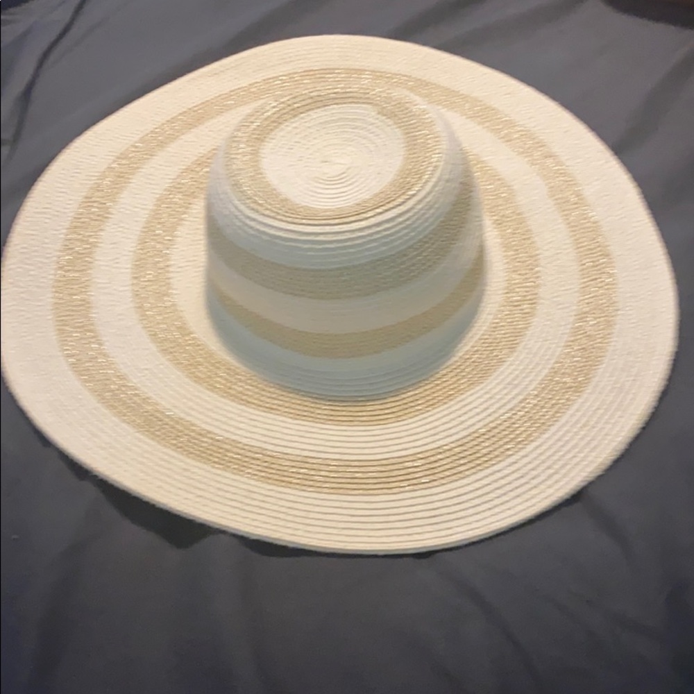 Women’s beach hat
